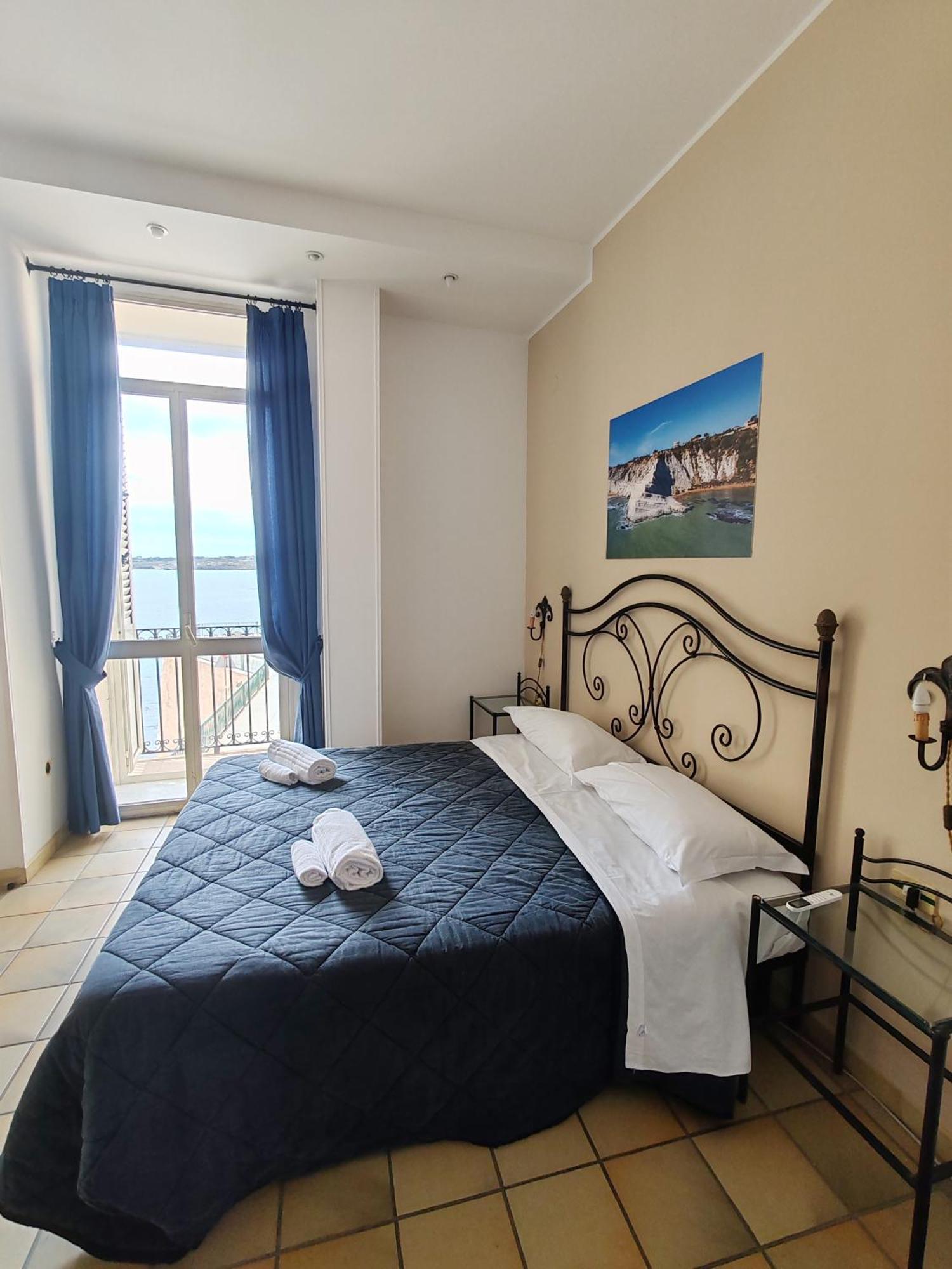 Life Hotels Residence Dei Baroni Сиракуза Екстериор снимка